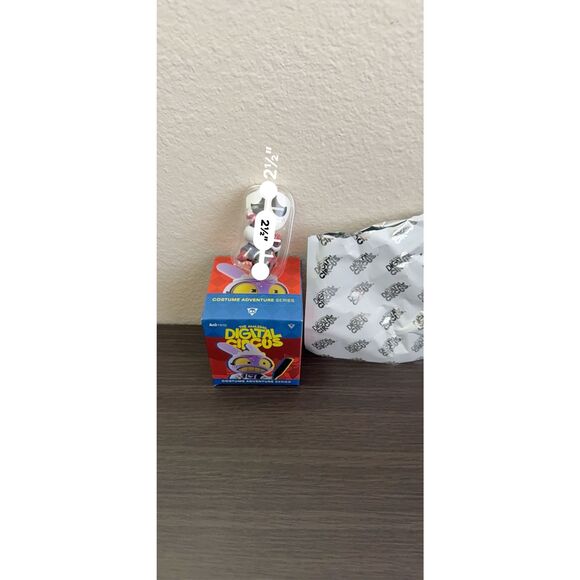 The Amazing Digital Circus Animiniz Costume Adventure Series Figure - Gangle - Picture 2 of 5